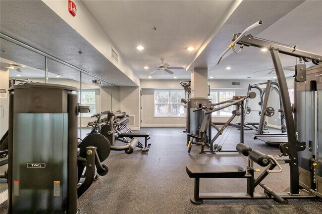 300 E South St in Orlando, FL - Building Photo - Building Photo