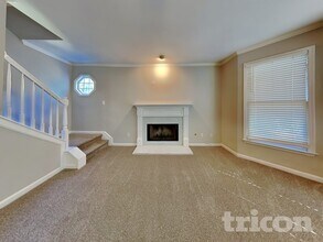 257 Winding Waters Ct in Stone Mountain, GA - Building Photo - Building Photo