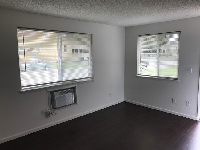 1003 E Jackson Ave in Spokane, WA - Building Photo - Building Photo