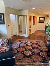 5831 Seawalk Dr, Unit D in Los Angeles, CA - Building Photo - Building Photo