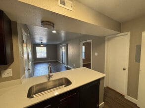 1400 Clarewood Dr in San Marcos, TX - Building Photo - Building Photo