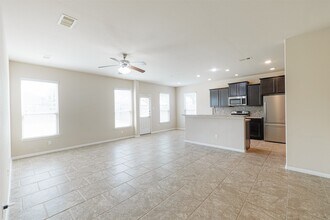 25322 Saddlebrook Ranch Dr in Tomball, TX - Building Photo - Building Photo