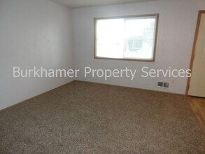 408 N 14th St in Elma, WA - Building Photo - Building Photo