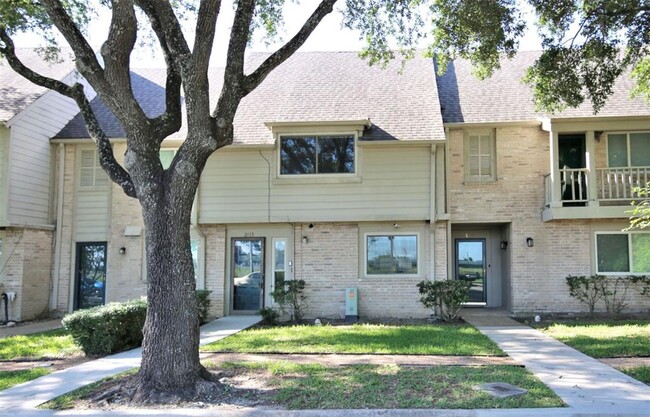 property at 2115 E Weldon Dr