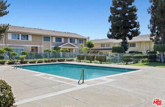 3500 W Manchester Blvd in Inglewood, CA - Building Photo - Building Photo