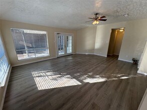 10607 Staghill Dr in Houston, TX - Building Photo - Building Photo