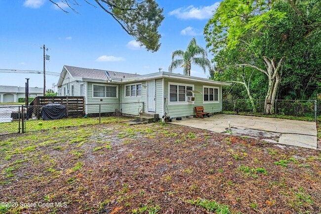 property at 1708 Pine St