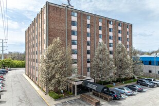 Waller Place in Lexington, KY - Building Photo