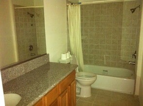 106 N Chapel Ave, Unit #2 in Alhambra, CA - Foto de edificio - Building Photo