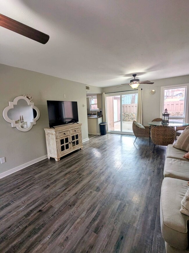 9 Mellor Ln in Bella Vista, AR - Foto de edificio - Building Photo