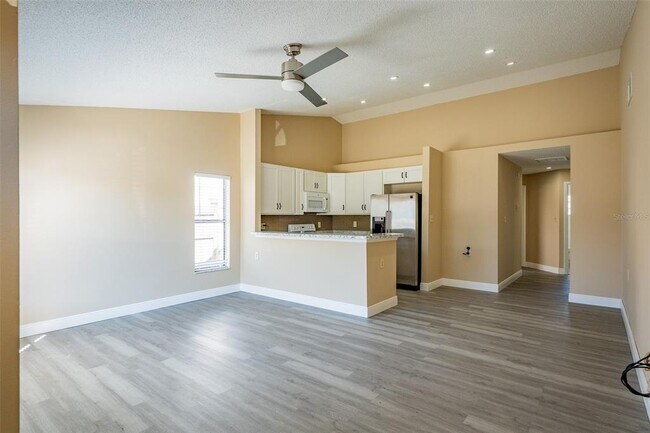 1025 Clovercrest Rd in Orlando, FL - Building Photo - Building Photo