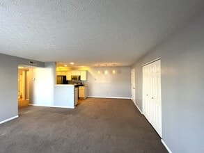 5485 Garden Ridge in Columbus, OH - Building Photo - Building Photo