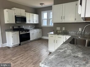 51 S Myrtle St in Vineland, NJ - Building Photo - Building Photo