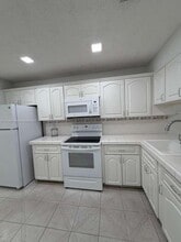 6538 W 2nd Ct in Hialeah, FL - Building Photo - Building Photo