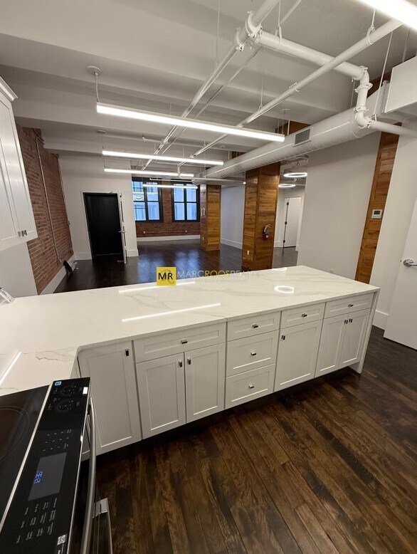 190 High St, Unit 5 in Boston, MA - Foto de edificio - Building Photo