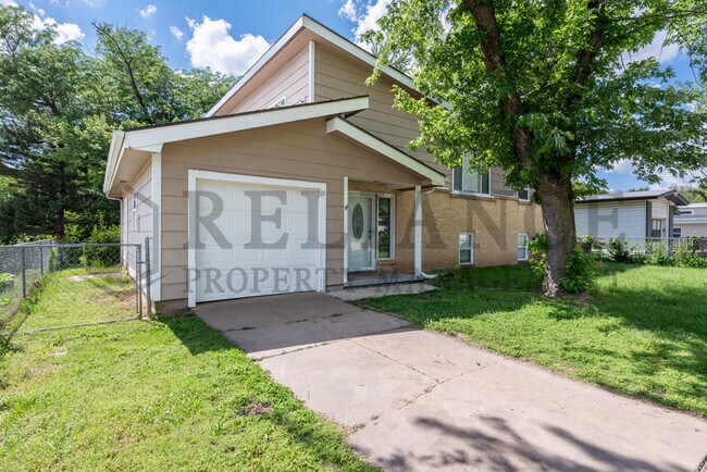 533 S Westview Dr in Derby, KS - Building Photo - Building Photo