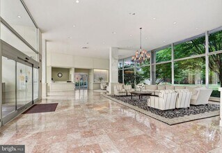 4201 Cathedral Ave NW in Washington, DC - Building Photo - Building Photo