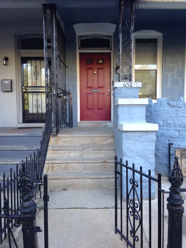 638 N 40th St, Unit 2 F. in Philadelphia, PA - Building Photo - Building Photo