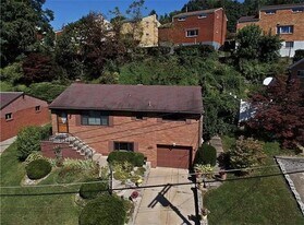 216 Mira Ave in Pittsburgh, PA - Building Photo