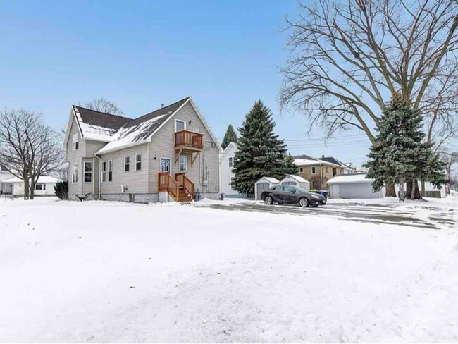 625 N Maple Ave in Green Bay, WI - Building Photo - Building Photo
