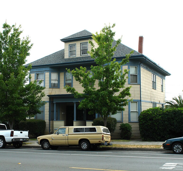 1312-1314 Marin St in Vallejo, CA - Building Photo