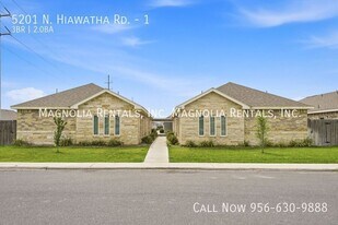5201 N Hiawatha Dr in Pharr, TX - Building Photo