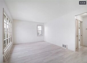 18815 Fairway Ave in Maple Heights, OH - Building Photo - Building Photo