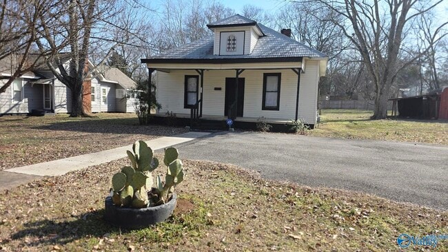 713 W Washington St in Athens, AL - Building Photo - Building Photo
