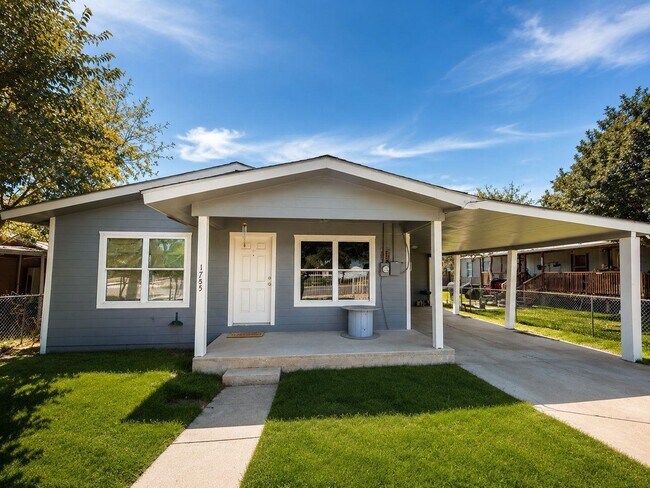 property at 1755 N 7th Ave