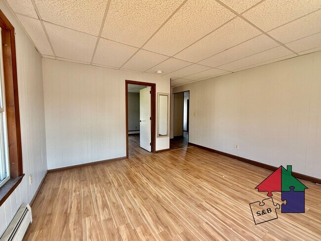 63 Brook St-Unit -Unit #2 in Barre, VT - Foto de edificio - Building Photo