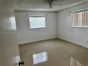 4141 NW 44th Ave in Lauderdale Lakes, FL - Building Photo - Building Photo