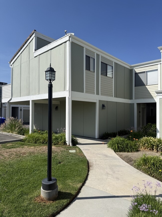 property at 27114 Hidaway Ave