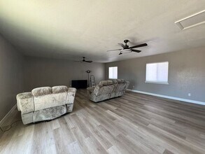11870 Chesapeake Dr in Reno, NV - Building Photo - Building Photo