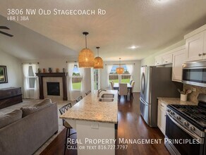 3806 NW Old Stagecoach Rd in Kansas City, MO - Building Photo - Building Photo