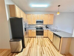 9452 Marshall Rd in Eden Prairie, MN - Building Photo - Building Photo
