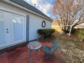 5946 Crossfield Dr in Evansville, IN - Foto de edificio - Building Photo