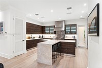 6626 Pine Tree Ln in Miami Beach, FL - Building Photo - Building Photo