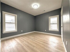 150 Newell Ave in Pawtucket, RI - Foto de edificio - Building Photo