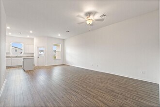 908 Poppy Ln in Dundee, FL - Building Photo - Building Photo