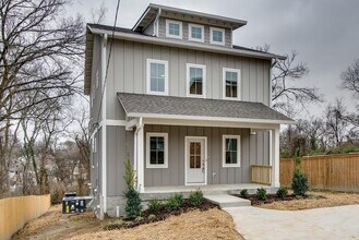 942B Strouse Avenue Unit B in Nashville, TN - Building Photo - Building Photo