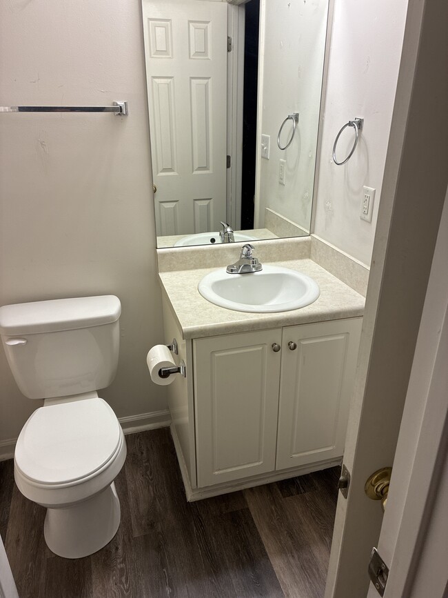 474 Regency Park Dr, Unit Private bedroom and bathr in Columbia, SC - Building Photo - Building Photo