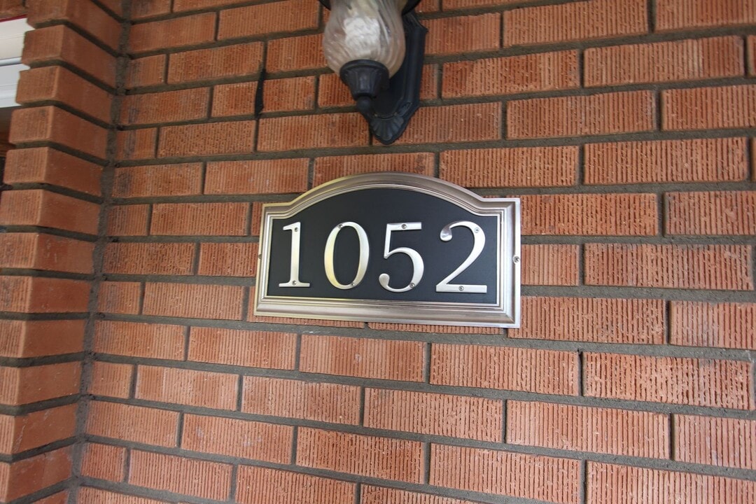 1052 E Apple Way in Flagstaff, AZ - Building Photo