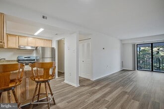 2574 Riva Rd in Annapolis, MD - Building Photo - Building Photo