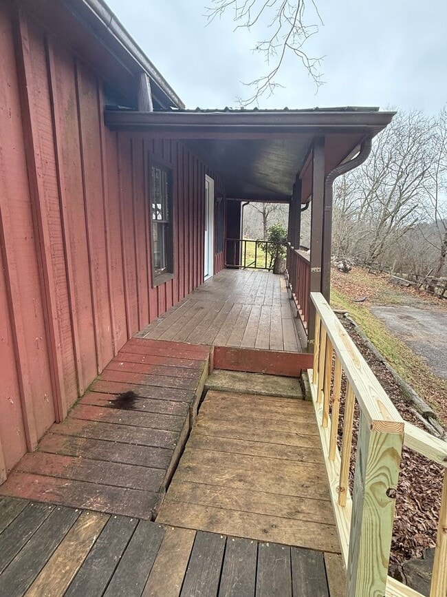 2516 Downings Creek Rd in Hayesville, NC - Building Photo - Building Photo