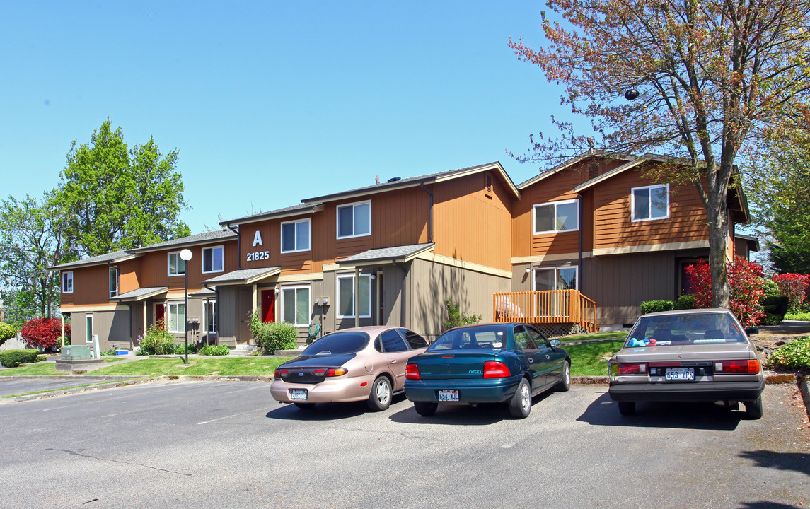 Brentwood Apartments in Mountlake Terrace, WA - Building Photo