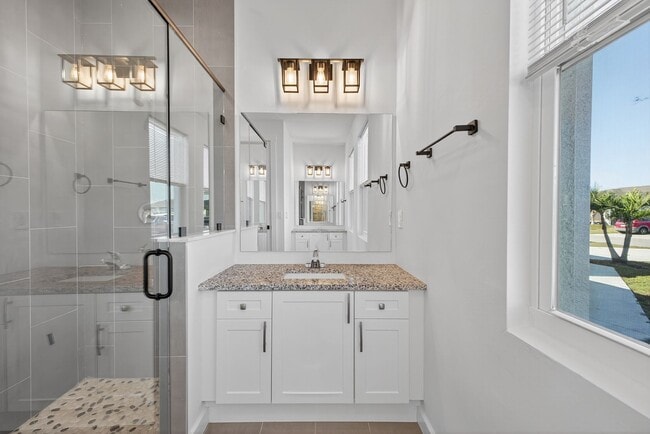 127 NW 12th Pl in Cape Coral, FL - Building Photo - Building Photo