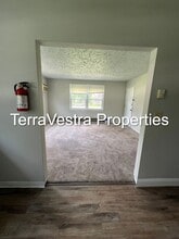 108 N 8th St in Millville, NJ - Building Photo - Building Photo