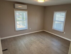 106 S Urbana Ave, Unit 1.5 in Urbana, IL - Building Photo - Building Photo