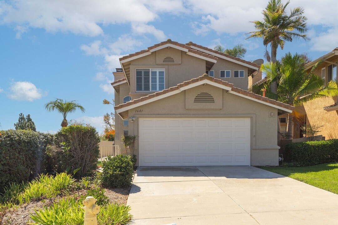 1601 Wesley Way in Vista, CA - Building Photo