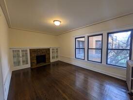 2423 N Spaulding Ave, Unit 2424-1N Apartments